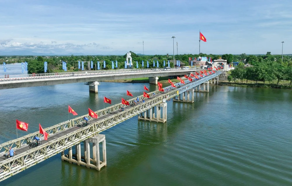 Cầu Hiền Lương - Sông Bến Hải