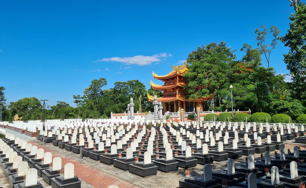 Nghĩa trang Trường Sơn