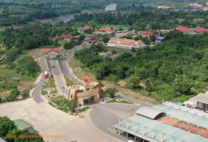 Toàn cảnh cửa khẩu quốc tế Lao Bảo và khu kinh tế phụ cận